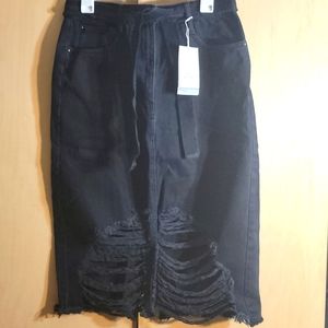 ‼️New Listing ‼️Zara Shredded Denim Skirt